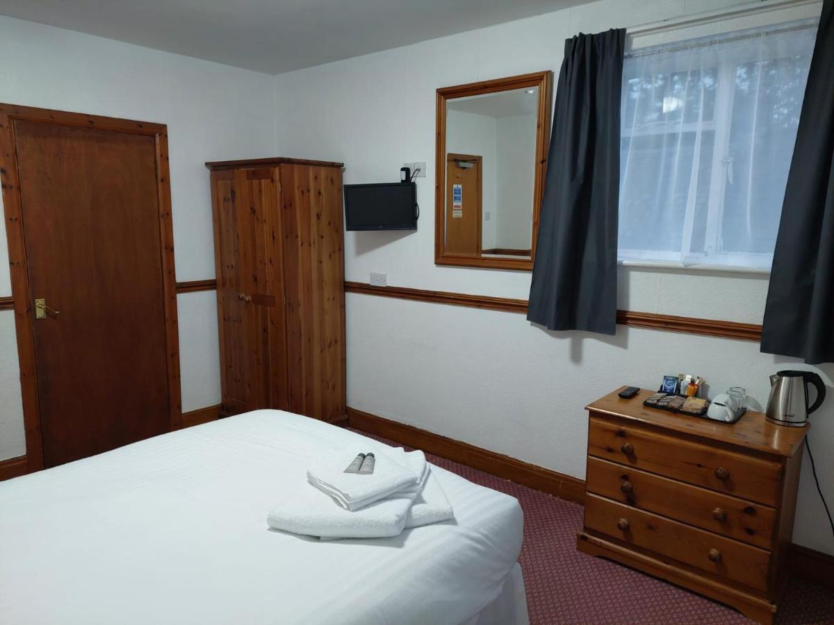 Twa Dogs Inn Keswick  Exteriör bild